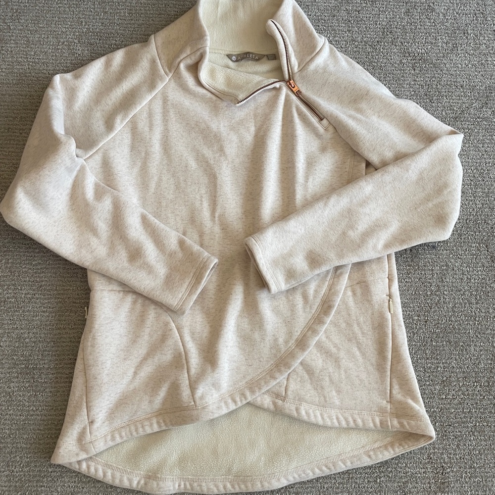 ATHLETA - COZY KARMA ASYM PULLOVER